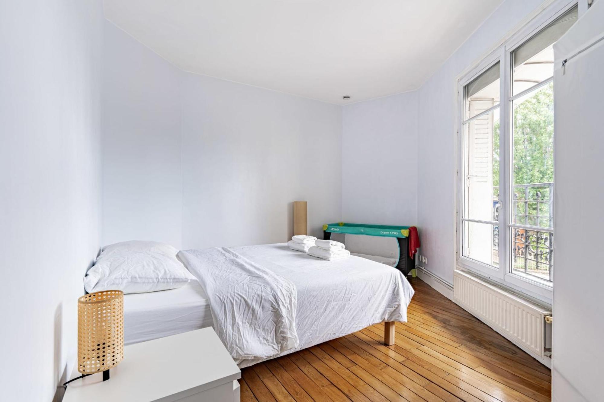 Stunning Parkview Close To Paris Apartment
